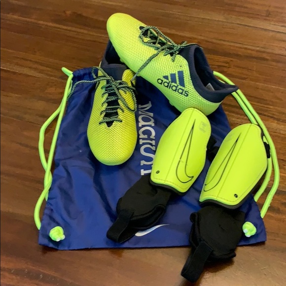adidas Shoes - Adidas Soccer Cleats with shin Guards & Cleat Bag